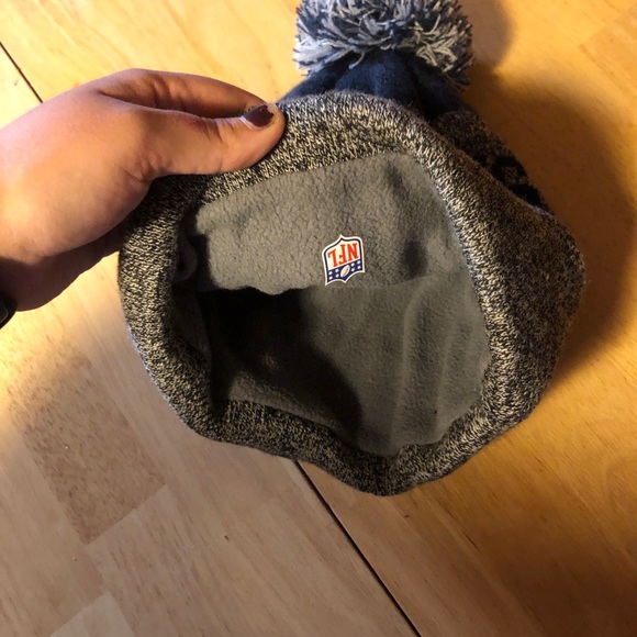 Women’s Patriots Pom Hat - Picture 3 of 3